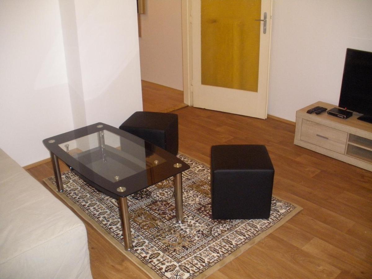 Apartments Tronicek Prague Luaran gambar