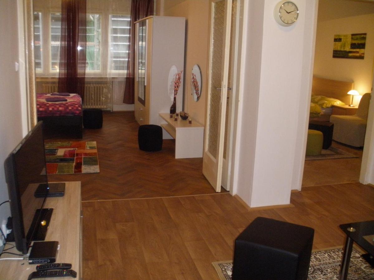 Apartments Tronicek Prague Luaran gambar
