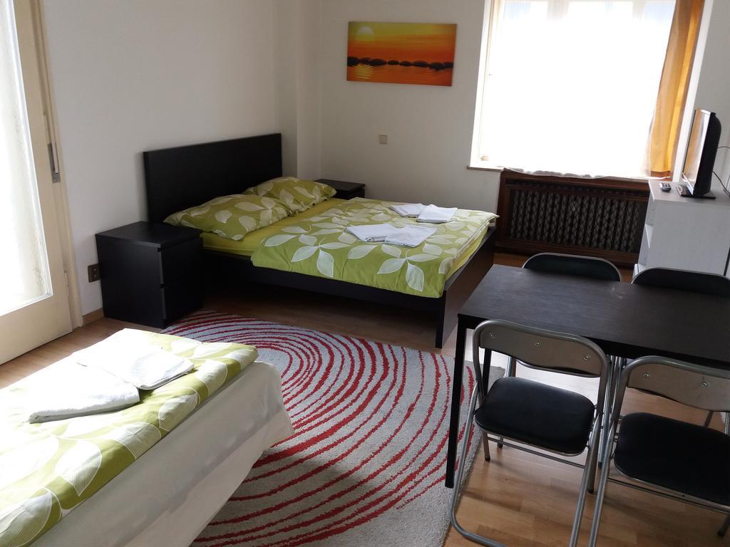 Apartments Tronicek Prague Luaran gambar